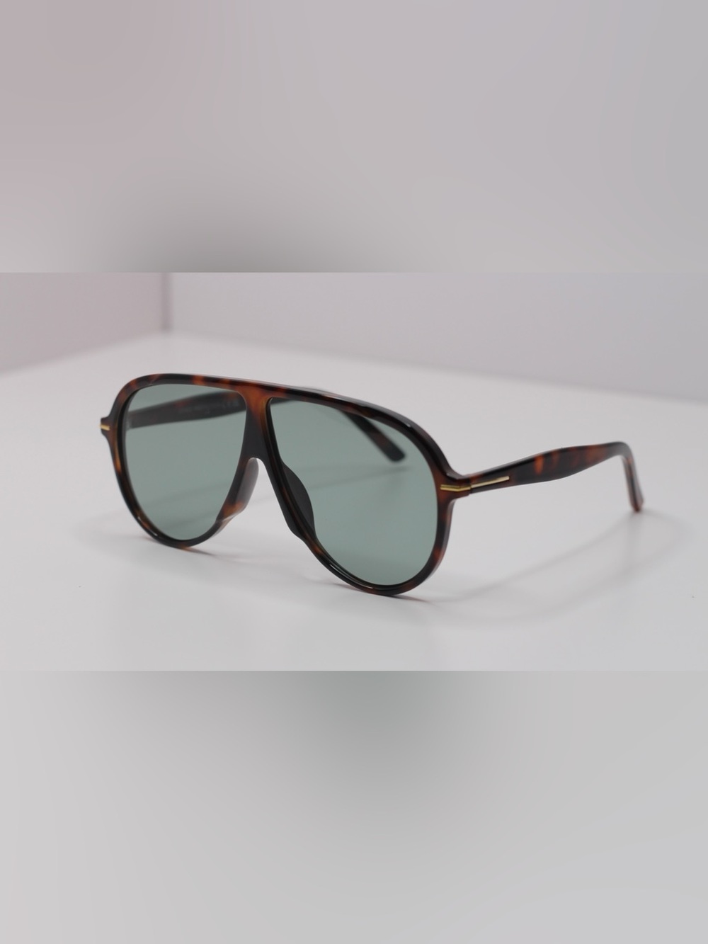 Aviator Style Sunglasses with color Lenses